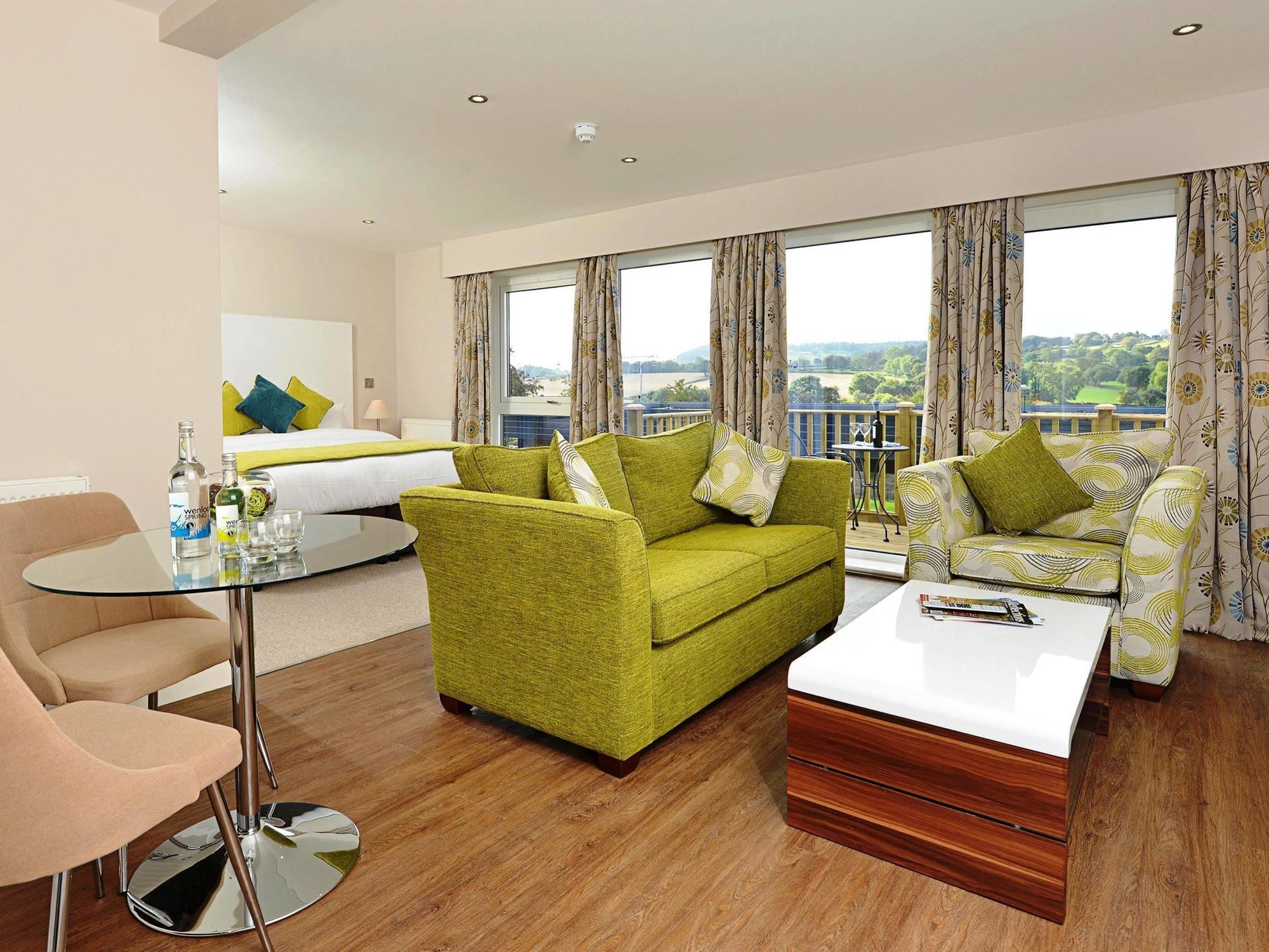 Hotel The View At The White Horse Woolley Moor à Clay Cross Extérieur photo